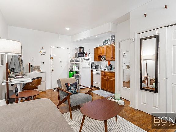 2nd image of 170 W 25th St APT 2C