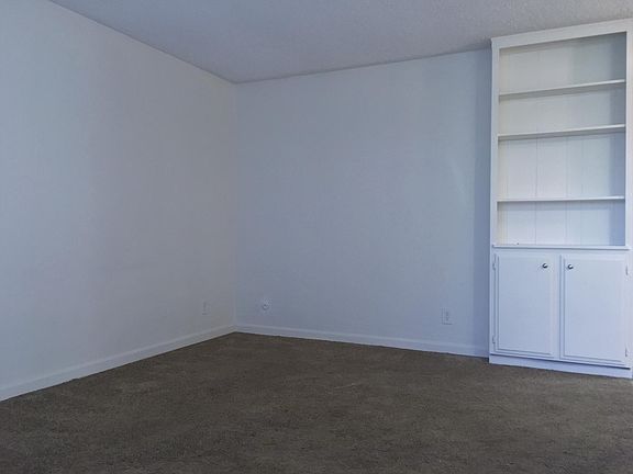 2nd image of 4354 Kansas St APT 01