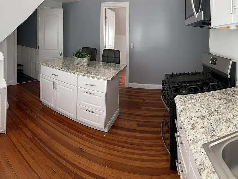 524 Warren Ave — Photo 8