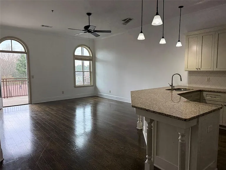 360 Chambers St #155 — Photo 3
