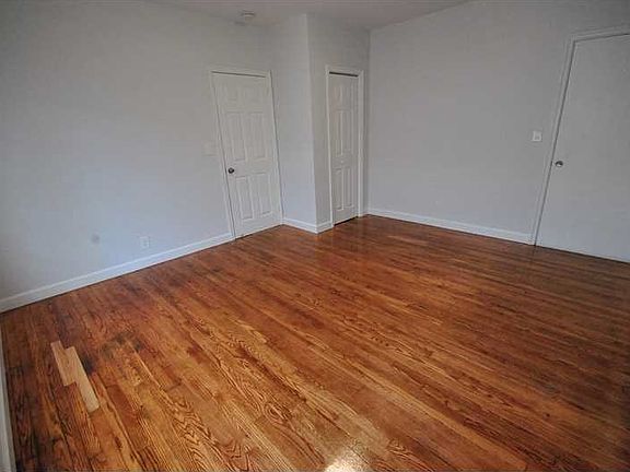 5th image of 7136 Carlyle Ave