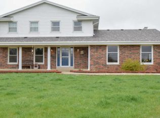 W310S8765 Casper Dr, Mukwonago, WI 53149