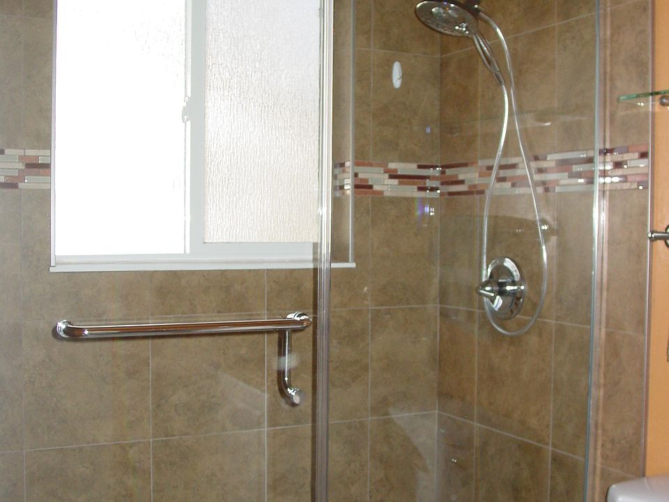 private 3/4 bath in MB