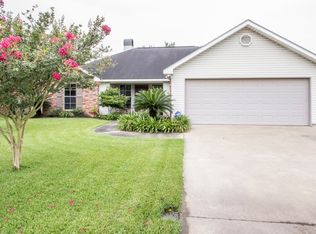 203 Rue Paon, Youngsville, LA 70592