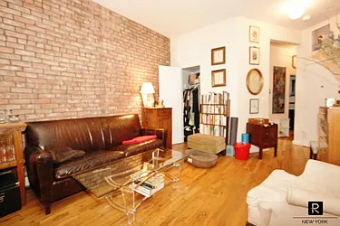 Rented by R New York