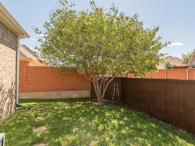 2708 Mum Dr — Photo 20