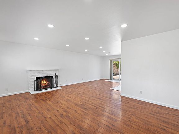 3rd image of 3077 Coolidge Ave
