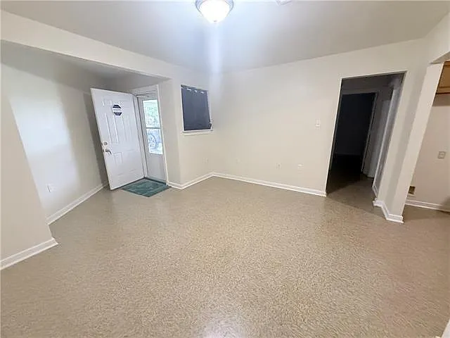 2 bed, 1.0 bath, 898 sqft, $1,200 — Photo 2