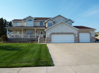 2527 W Statehood Dr, Bluffdale, UT 84065