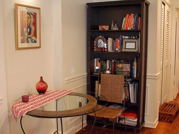 Cozy Dining Area