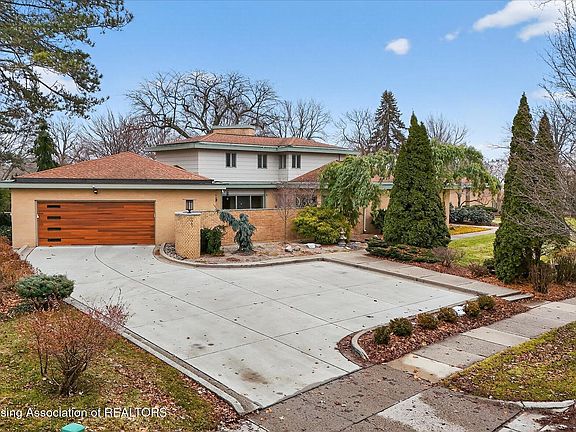 3rd image of 1341 Cambridge Rd