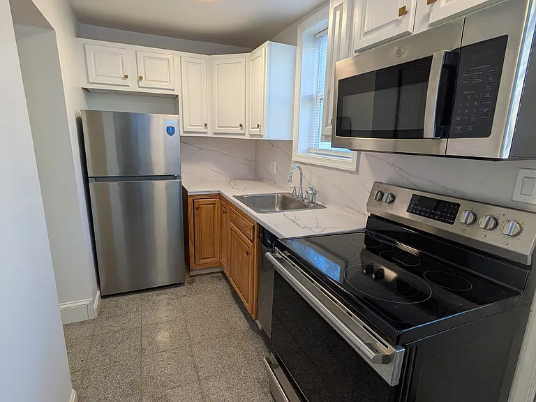 6162 Lawnton St — Photo 3