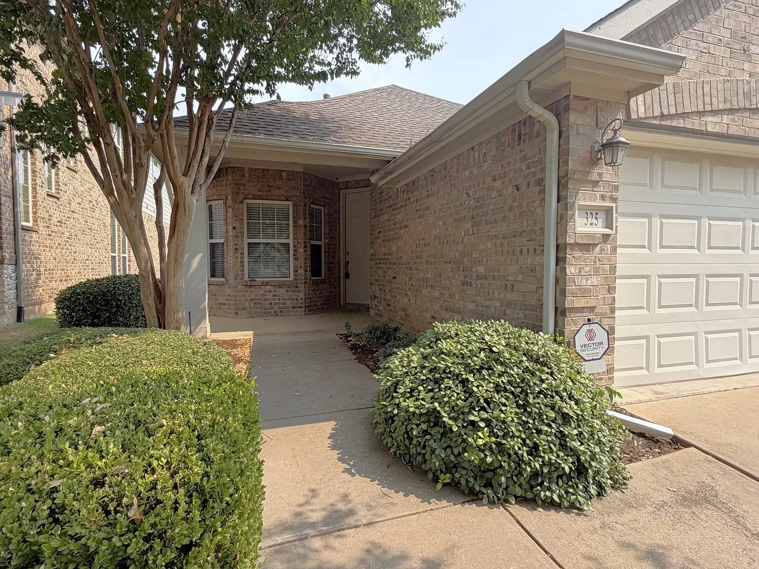 3 bed, 1642 sqft, $2,195 — Photo 3