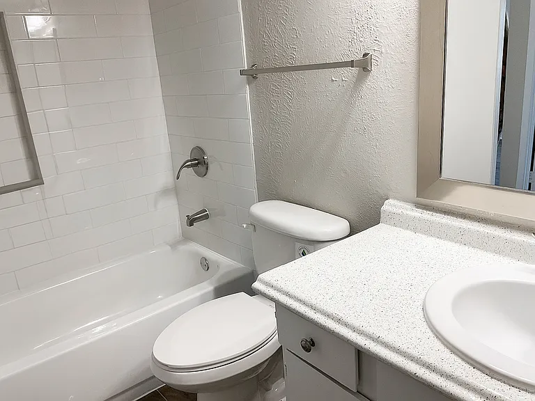 Tiled backsplash bathroom