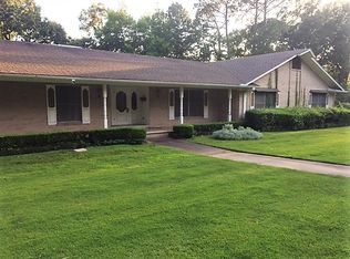 812 Hillcrest Dr, Longview, TX 75601