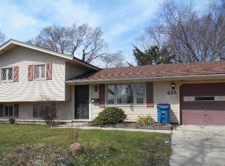 430 Kent Ct, Schaumburg, IL 60193