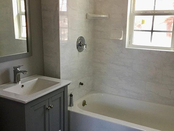 Beautiful marble bath 