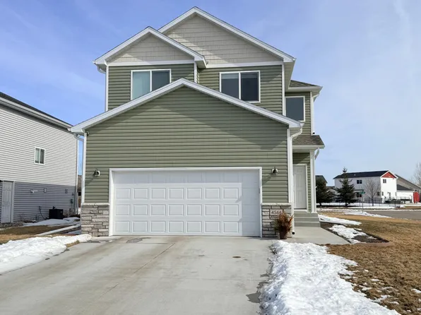 4566 13th St S, Moorhead, MN 56560