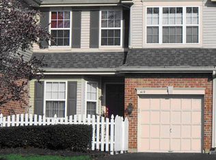 419 Penn Oak Ct, Harleysville, PA 19438