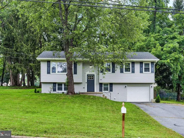 99 Fetrow Ln, New Cumberland, PA 17070