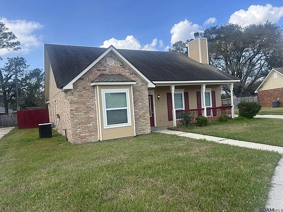 2nd image of 3643 Yosemite Dr