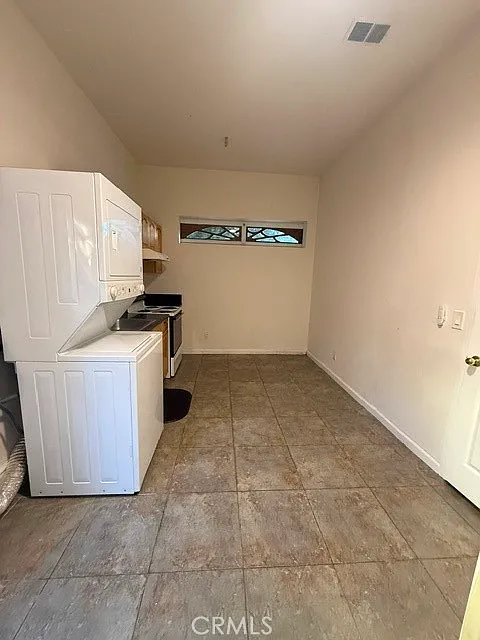 2 bed, 600 sqft, $2,000 — Photo 3