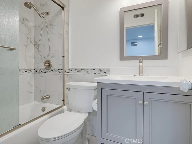 23411 Cambridge Rd — Photo 19