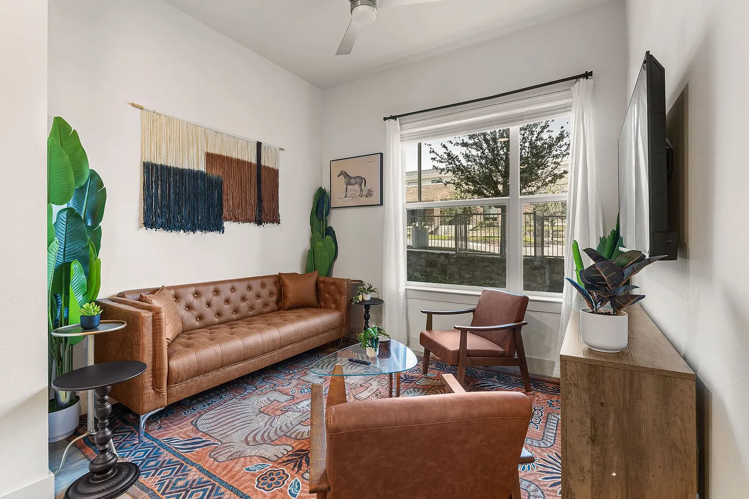 1 bed, 1.0 bath, 570 sqft, $2,970 — Photo 1