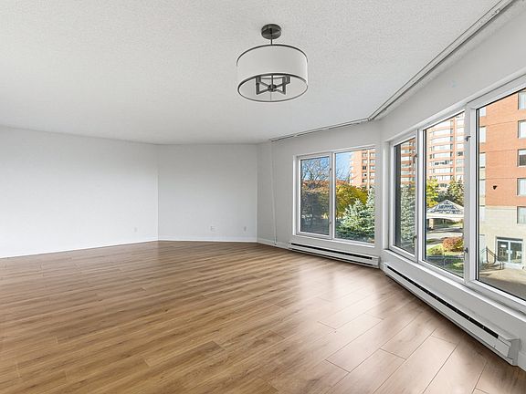 3rd image of 755 Rue Muir #302
