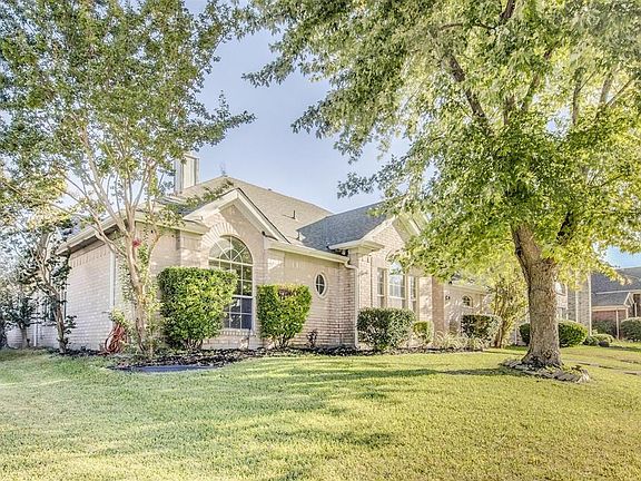 2nd image of 3821 Rolling Hills Dr