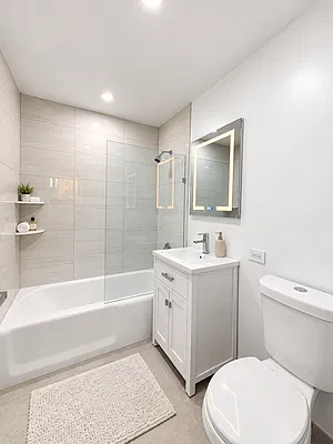 Bathroom, photo 1