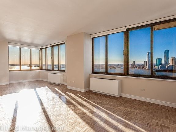 3rd image of 99 Battery Pl APT 25D
