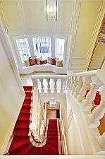 :: 2686 Union Street
