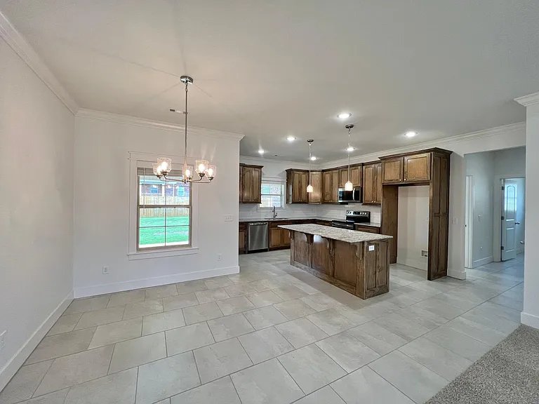 925 Sugar Pine St — Photo 6