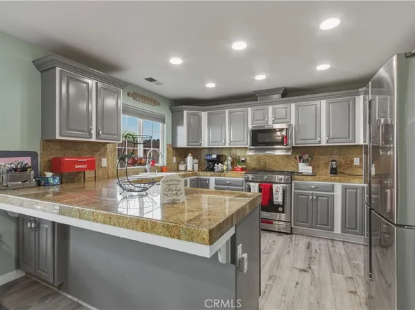 1201 W Donna Dr, Merced, CA 95348