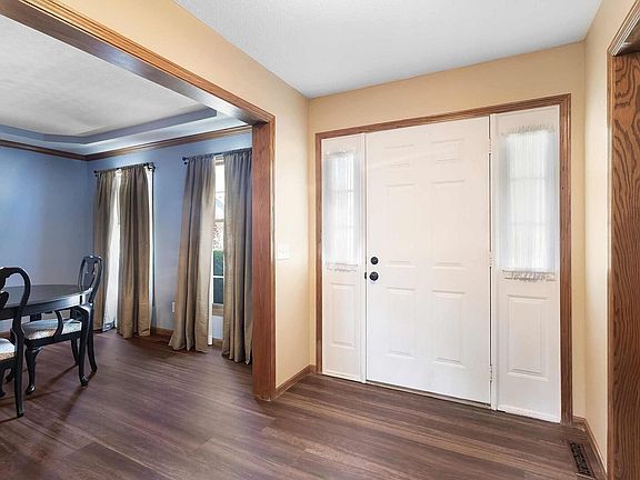 3rd image of 2741 Chesterfield Dr
