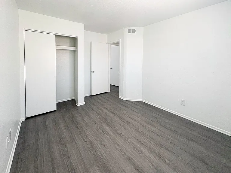 13020 N 21st Pl — Photo 11