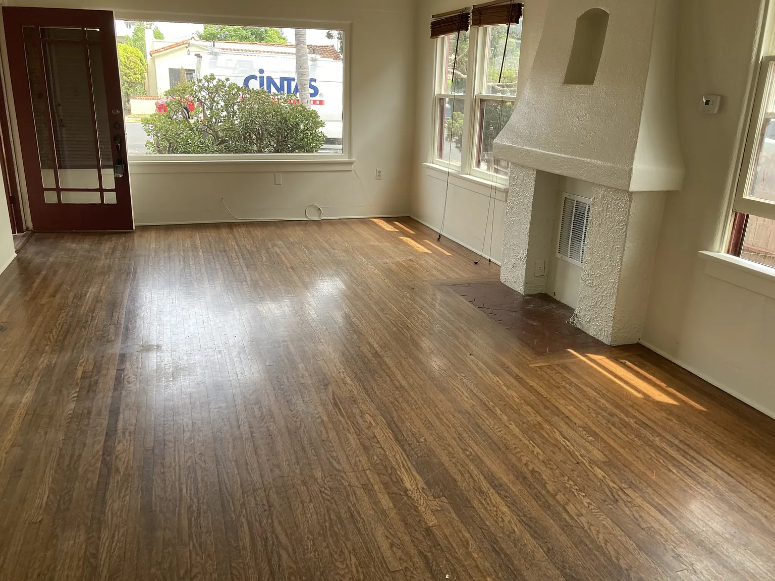 4438 Campus Avenue - 4438 — Photo 3