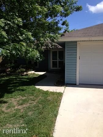 2307 Post Oak outside front