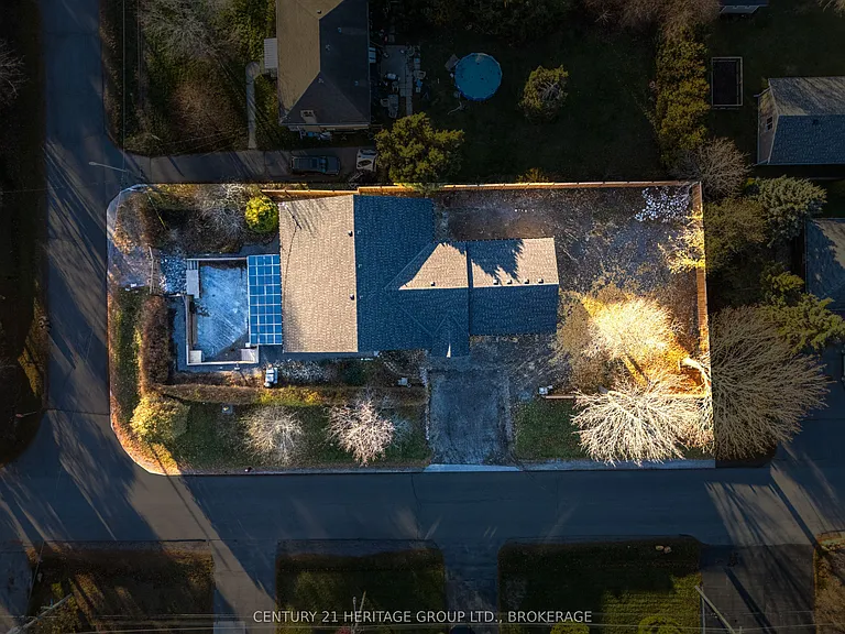 3 Windsor St — Photo 43