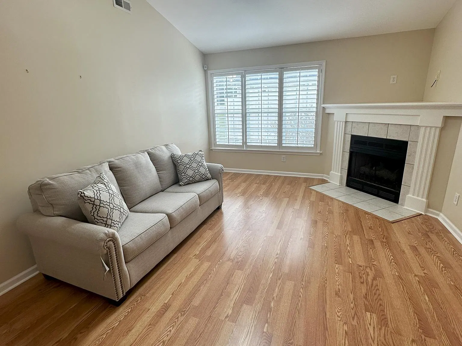 3 bed, 1294 sqft, $1,850 — Photo 2