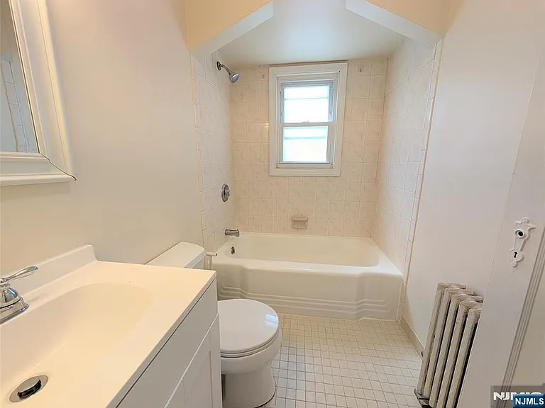 139 Eastern Way — Photo 4