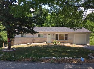 1828 Debbie Dr, High Ridge, MO 63049