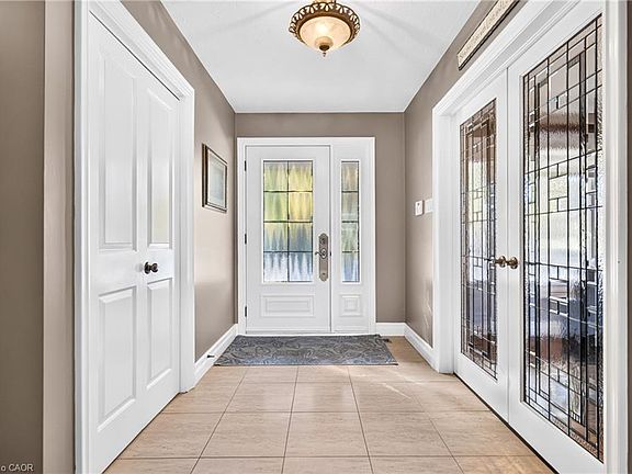 3rd image of 723 Greenhill Ave