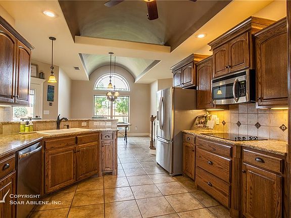 4th image of 210 Mountain Meadow Dr