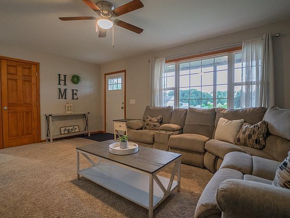 4th image of 176 Shenandoah Ct