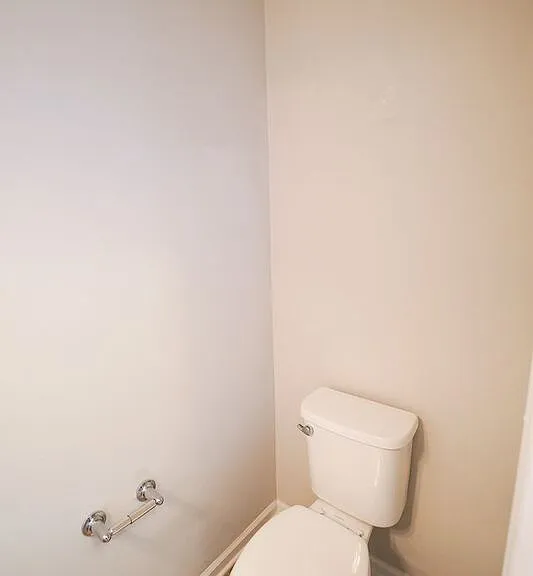 215 Shelton St — Photo 11