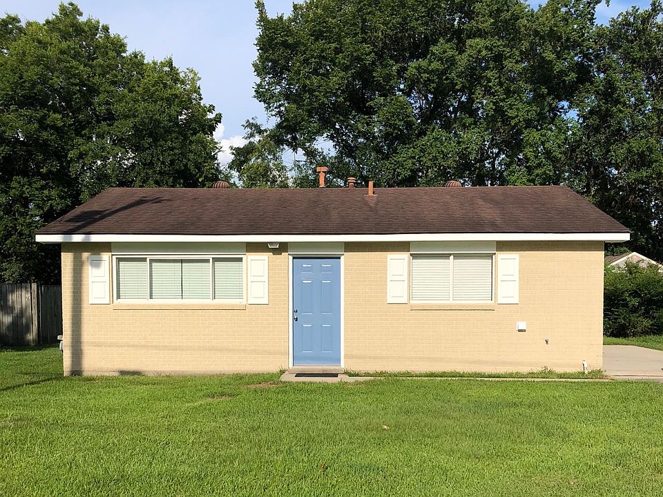 1st image of 13486 Bayou Oak St