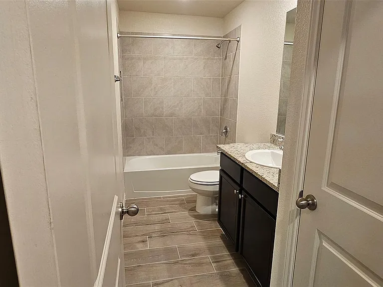 161 Allington Cir — Photo 17