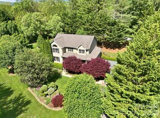 306 Woodview Ct, Fletcher, NC 28732